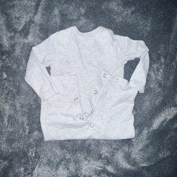 Off-White onesie infant 3-6months - Picture 2 of 3